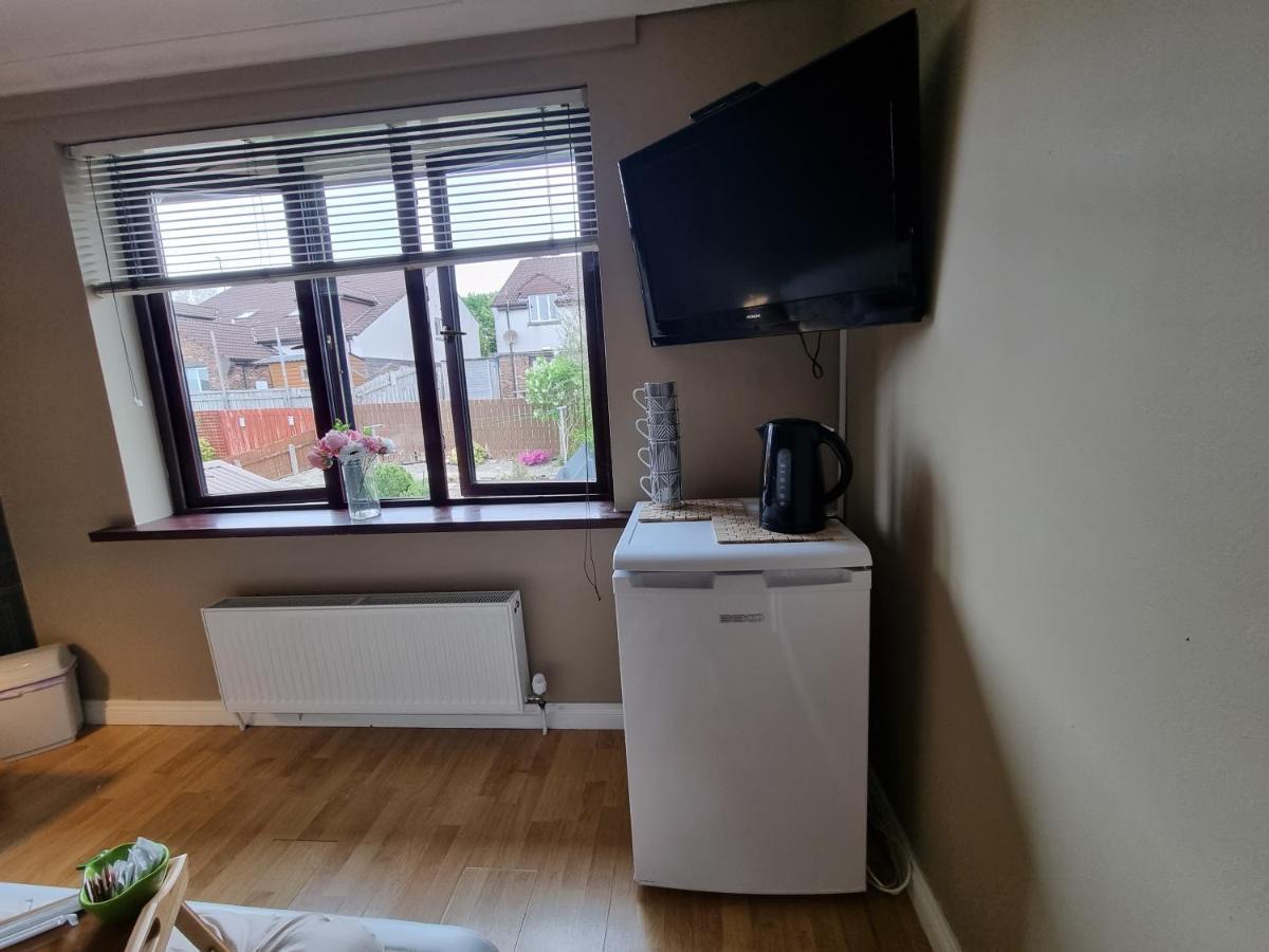Private Room City Skyline And Mountain Views Close Too Belfast Centre And Airports Free Parking エクステリア 写真