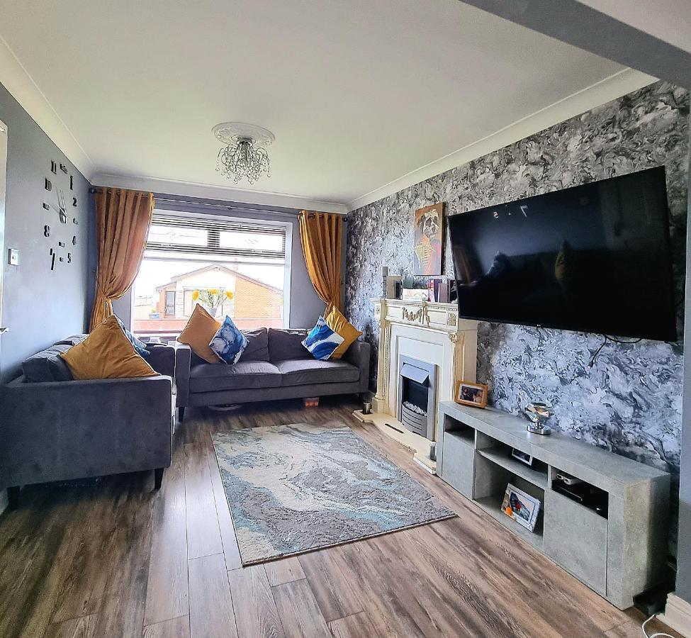 Private Room City Skyline And Mountain Views Close Too Belfast Centre And Airports Free Parking エクステリア 写真